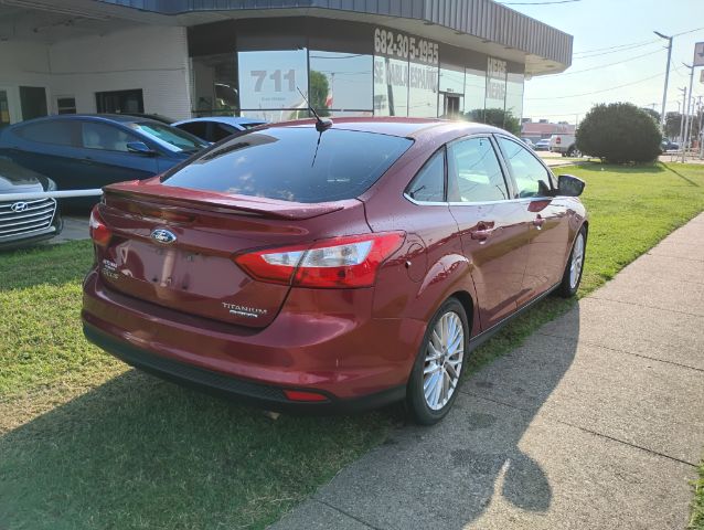 2014 Ford Focus Titanium Sedan