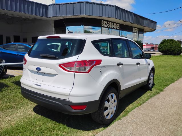 2016 Ford Escape S FWD