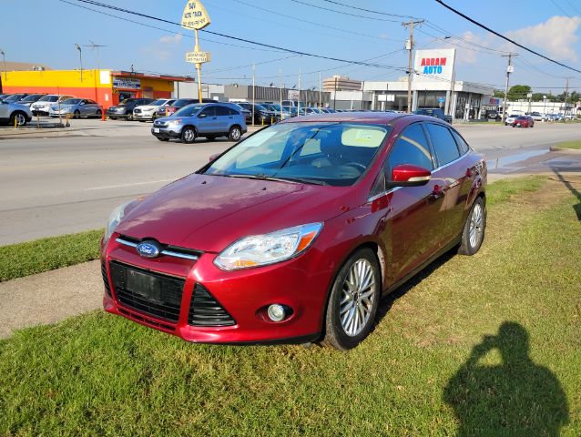2014 Ford Focus Titanium Sedan