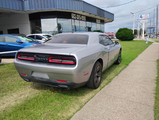 2016 Dodge Challenger SXT