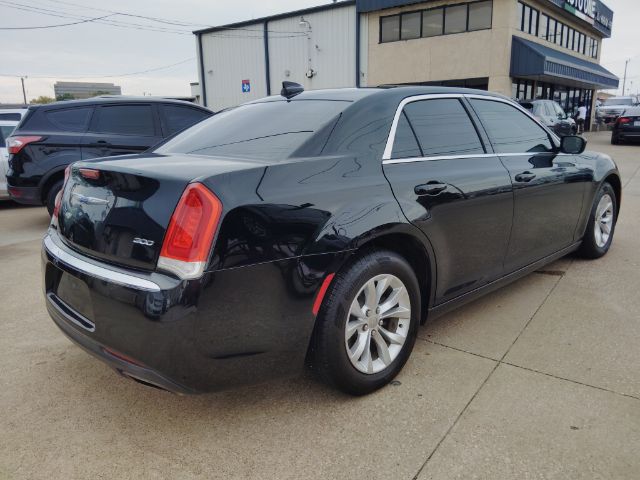 2018 Chrysler 300 Touring