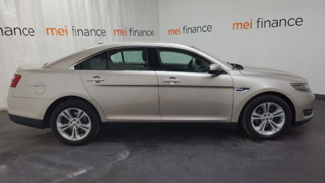 2017 Ford Taurus SEL