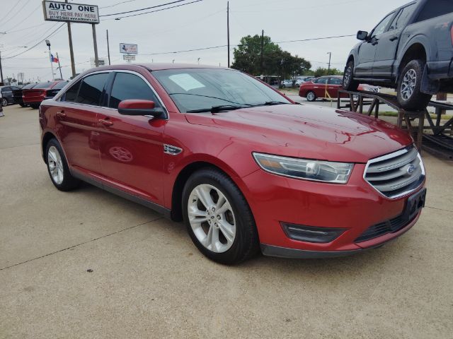 2018 Ford Taurus SEL