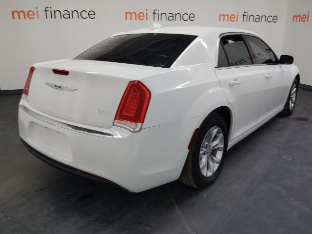2019 Chrysler 300 Touring