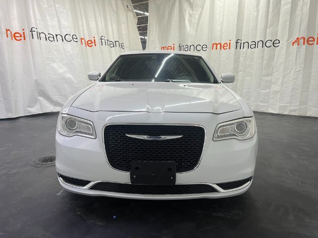 2019 Chrysler 300 Touring