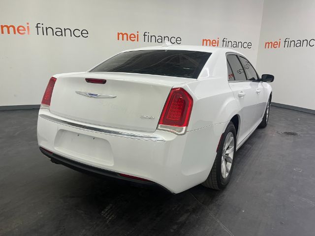 2019 Chrysler 300 Touring