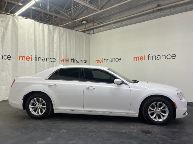 2019 Chrysler 300 Touring