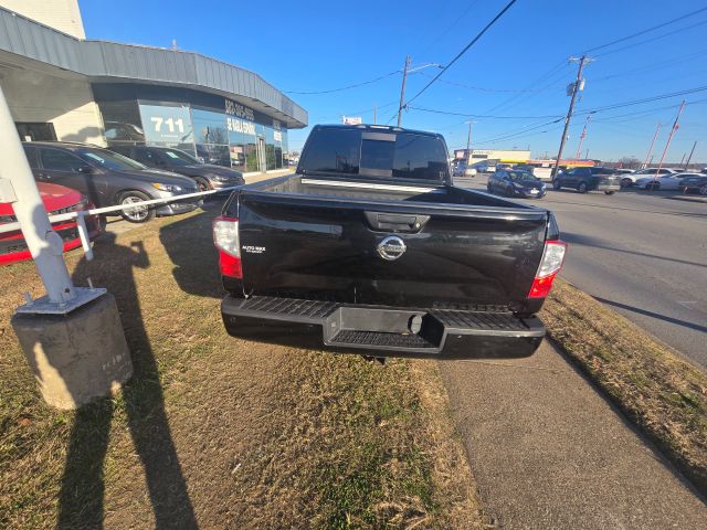 2019 Nissan Titan SV Crew Cab 2WD