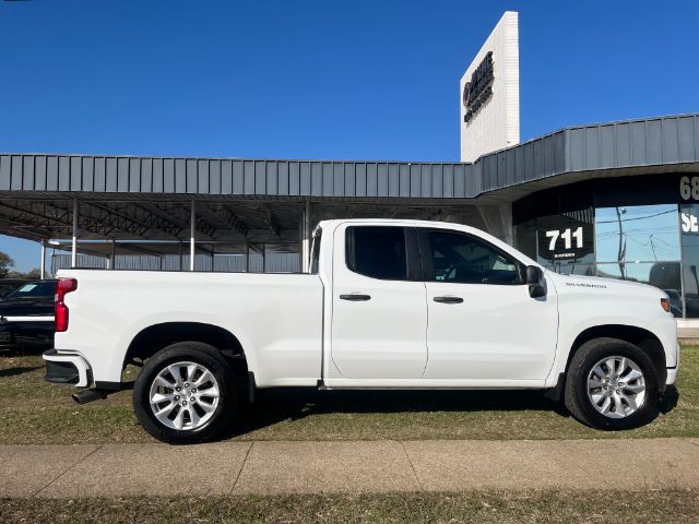 2021 Chevrolet Silverado 1500 2WD Double Cab Standard Bed Custom