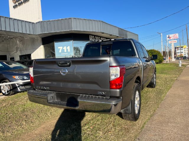 2017 Nissan TITAN SV