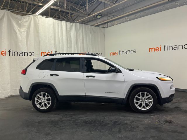 2016 Jeep Cherokee Sport