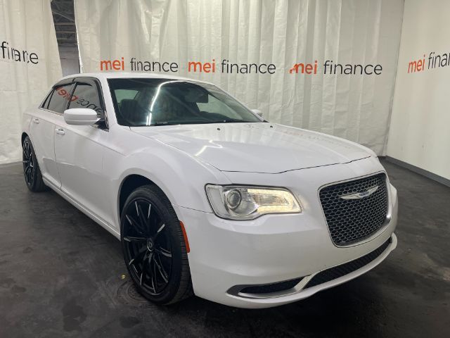 2018 Chrysler 300 Touring