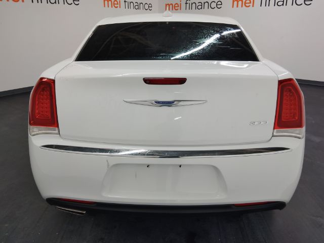 2019 Chrysler 300 Touring