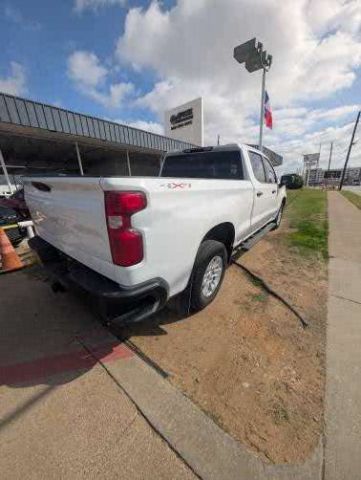 2022 Chevrolet Silverado 1500 4WD Crew Cab Short Bed WT