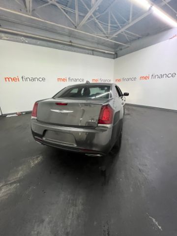 2019 Chrysler 300 Touring