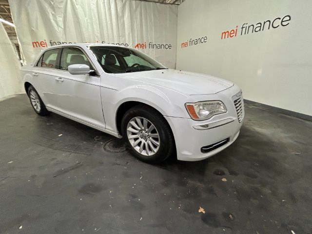 2014 Chrysler 300 2WD V6 4D SEDAN