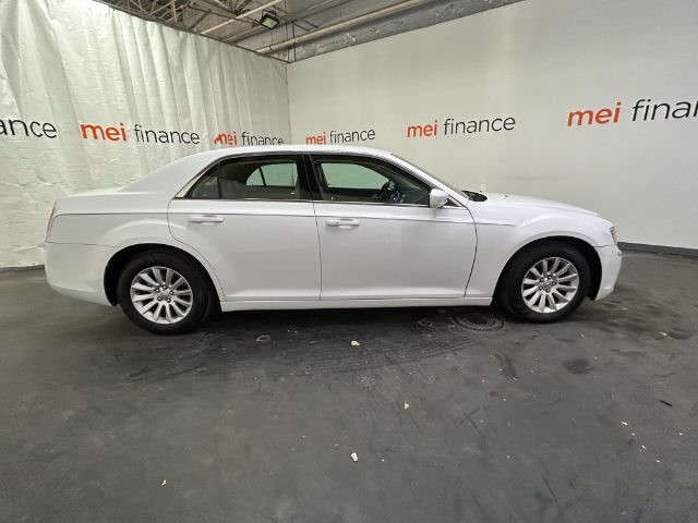 2014 Chrysler 300 2WD V6 4D SEDAN
