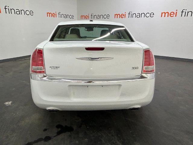 2014 Chrysler 300 2WD V6 4D SEDAN
