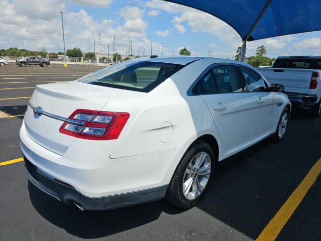 2016 Ford Taurus SE