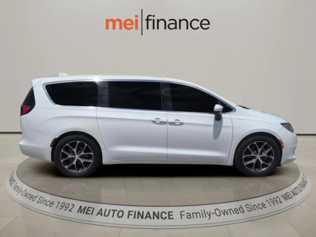 2017 Chrysler Pacifica LX
