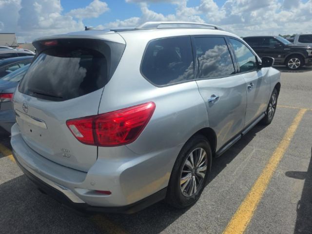 2018 Nissan Pathfinder SV