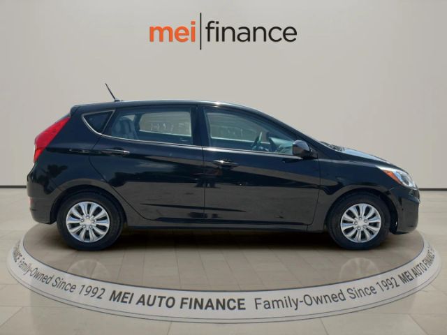 2017 Hyundai Accent SE 5-Door 6A