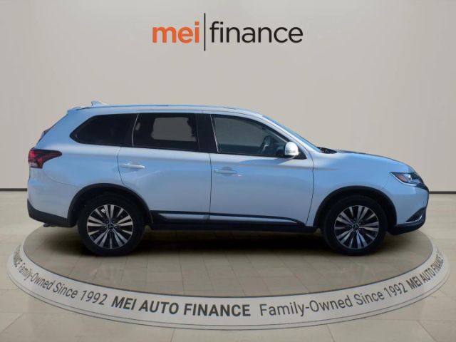 2020 Mitsubishi Outlander 4WD 4C 4D SUV SE