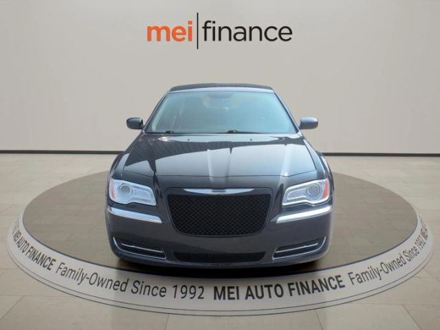 2014 Chrysler 300 2WD V6 4D